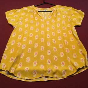 Cute flowy top, v neck